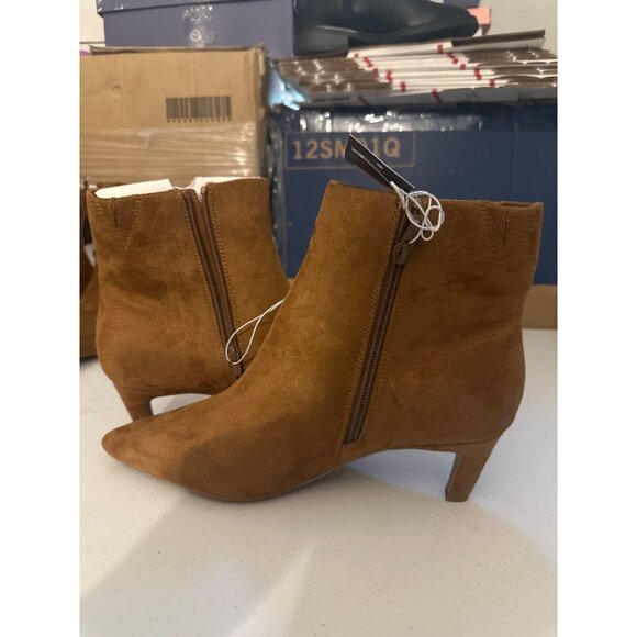 Universal Thread Women’s Taylor Kitten Heel Ankle Boots size 10 NWT - Picture 4 of 8